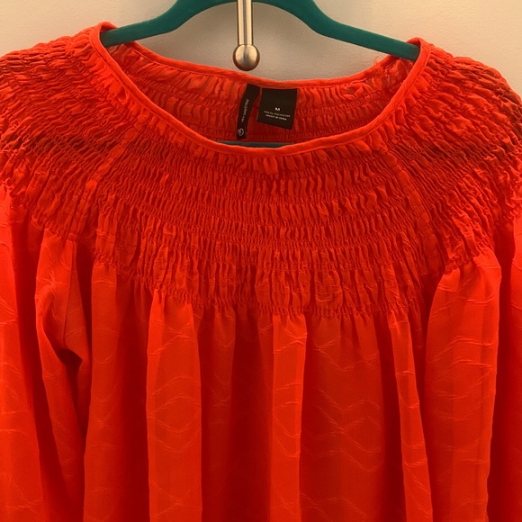 New Directions Orange Smocked Blouse Sz M - Picture 2 of 10